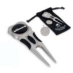 Zinc alloy & silica gel; ball marker with recess for domed sticker; velvet presentation pouch Zinc alloy & silica gel; ball marker with recess for domed sticker; velvet presentation pouch
