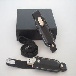 USB flash drive in leather pouch; including lanyard and presentation box USB flash drive in leather pouch; including lanyard and presentation box
