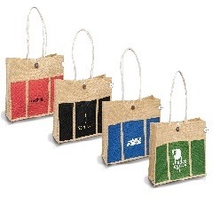 Tres-Chic Shopper Image Tres-Chic Shopper Image