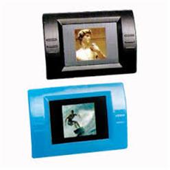 Try our fun range of Digital Photo Frames as all your happy moments are being shown every moment in a single frame.