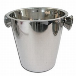 This 4litre Ice bucket is made from superior quality silver stainless steel .Used to carry ice, it also can be customized, with laser engraving and measurement of 210mm x 210mm of liquid. It does not have flips or tongs , comes with a handle can be used for domestic purposes especially in kitchens, bars, restaurants, clubs and exclusive hang out joints. It is uniquely designed to keep or serve chilled beverages, wines, scotch or any drink of choice. 