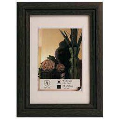 The Artos Wooden Frame 13 x 18 cm has everything you need to keep your memories safe which is why it also looks amazing with almost any picture or brand in and on it.