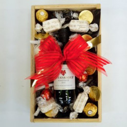 1x 250ml Wine Beyerskloof Pinotage, 1x 30g Raffaellos 3's, 3x 1's Ferrero Rocher Chocolates, 4x 1's Sally Williams Nougat, 3x 1's Lindt Lindor Dark Chocolate Truffles, 3x 1's Lindt Lindor Milk Chocolate Truffles