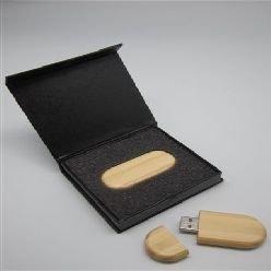 8Gb Bamboo USB Flash Drive in presentation box