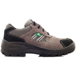 Protective footwear, Bava hamburg shoe