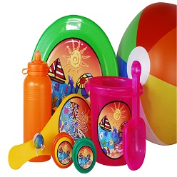 Beach set includes bucket, spade, beach ball, medium frisbee, 500ml bottle and dingbat for loads of fun in the sun