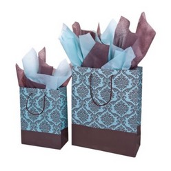 If you want a damask bag, Giftwrap might have the best choice for you. Offering the damask bag in blue and brown colors, the size of the damask bag is 400x340x135mm. Moreover, the damask bag comes with cord handles and is available in two different sizes. The first size has been mentioned before and the second size is 300 x 230 x 120 mm. Overall, these damask bags are crafty, useful and a must have for all gift bag lovers.