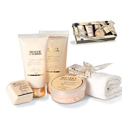 Fragrance: warm vanilla and lime blossom, 1 x 100ml shower gel, 1 x 100ml body lotion, 1 x 50g bath crystals, 1 x 30g bath fizzer, 1 x face towel, presentation box