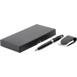 An executive pen and 8GB USB in a stylish presentation box