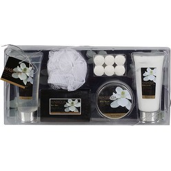 6-Piece Set. Includes: 90ml Shower Gel, 90ml Body Lotion, 130ml Body Scrub, 100g Bath Salts, 5g Fizz Tablets and 15g Luffa