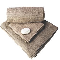 440gsm Cotton, Snag Free Bath Towel with a 5 line base effect