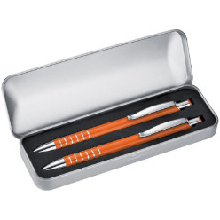 High-quality metal pen and pencil set with six decorative rings on the grip zone. Supplied in a metal gift box.