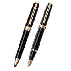 Who wouldn’t like to own a glossy black colored sheaffer fountain and ball point featuring gold tone trim? Giftwrap offer you this highly appealing looking pen at the most reasonable rate. The sheaffer luxury pens make for an ideal item to be gift to your executive friends or colleagues as Giftwrap offers this pen in the most elegant looking gift box, which enhances its value.