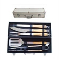 Guarantee the perfect gift with this truly South African 5 piece Braai set. Encased in a stunning aluminium case with duel latches this product contains tongs, spatula, fork, knife and basting brush in a perfect stylish combination of stainless steel and wooden finish with individual straps for each item to stay in place at all times. This product can also be engraved with your company logo or personal message to add to the sophisticated look and feel.