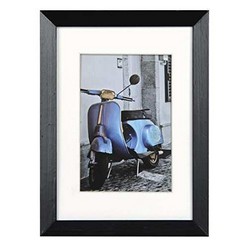 Having these Umbria Stylish Wooden Frame 30 x 40 cm will have your memories and photos kept in a stylish and presentable way that can be customised with your favourite logo.
